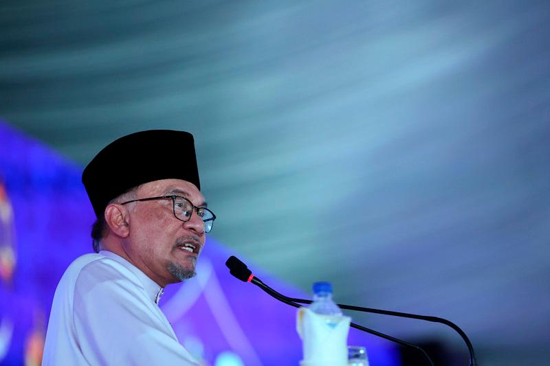 IPT students can access ministries, agencies’ research info in two weeks - PM Anwar IPT students can access ministries, agencies’ research info in two weeks - PM Anwar