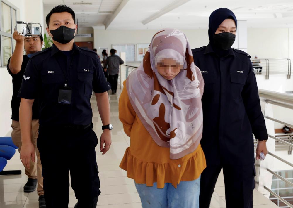 Ibu didakwa amang seksual dua anak lelaki, arah rakaman pornografi
