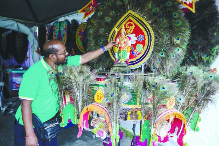 Image PAGE 4 - ADAM AMIR HAMZAH - THE SUN_z Finding true calling in kavadi craftsmanship