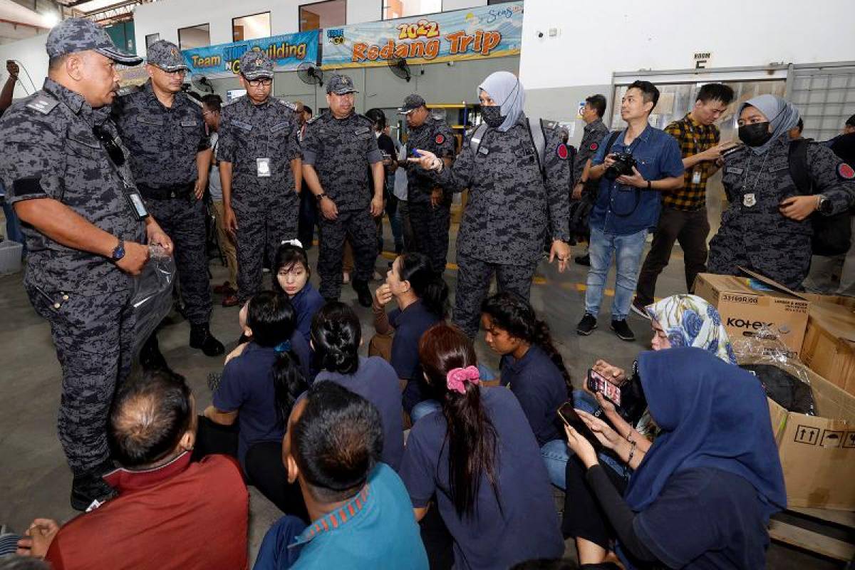 Immigration raids e-commerce packaging warehouses, detains 37 illegal immigrants