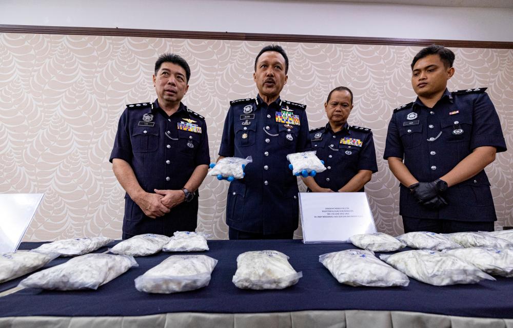 Indonesian man nabbed with drugs worth RM110,000 in Perak Indonesian man nabbed with drugs worth RM110,000 in Perak