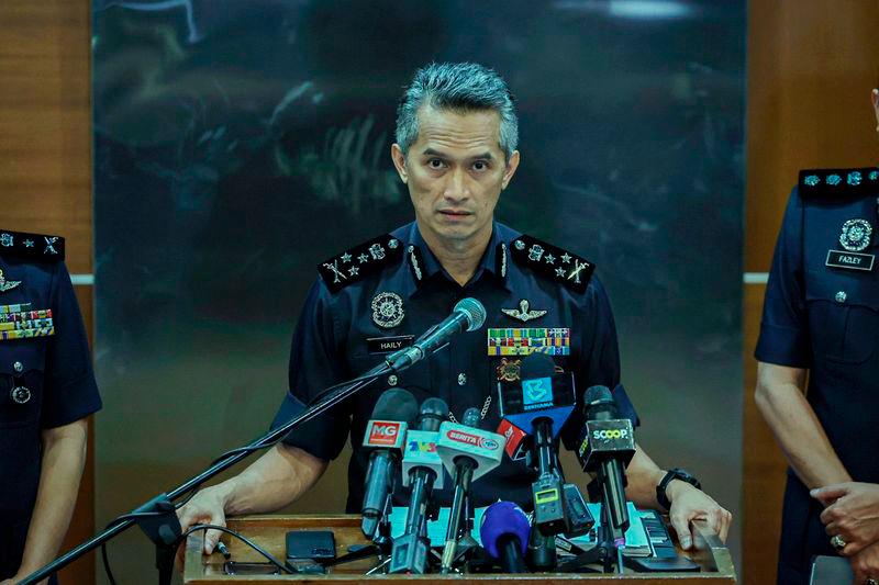 Investigation paper into extortion case involving five policemen to be sent to AGC tomorrow Investigation paper into extortion case involving five policemen to be sent to AGC tomorrow