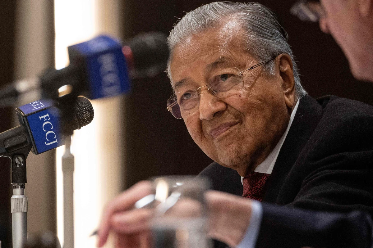 Dr Mahathir granted home leave from IJN after hip fracture
