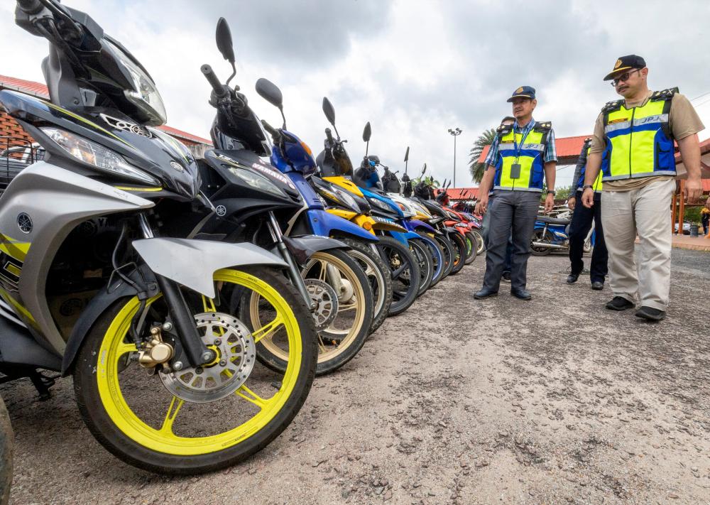JPJ Kelantan sita 196 kenderaan dipandu warga asing tanpa geran milikan JPJ Kelantan sita 196 kenderaan dipandu warga asing tanpa geran milikan