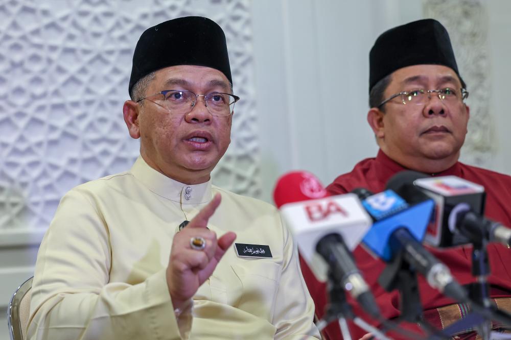 Jakim to place cadre officer at MCMC to monitor postings on deviant teachings Jakim to place cadre officer at MCMC to monitor postings on deviant teachings