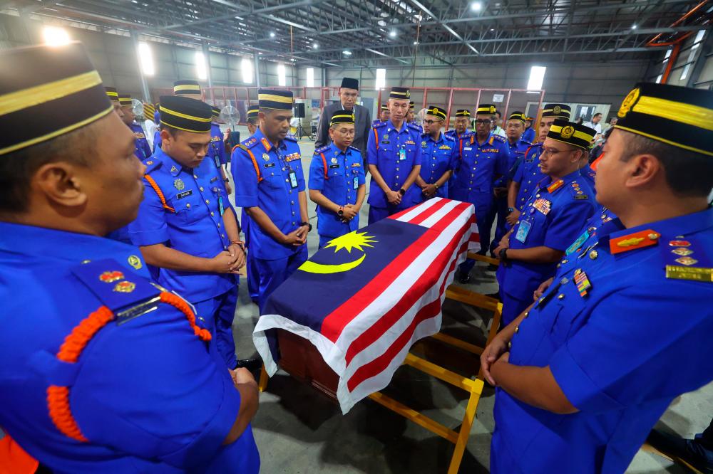 Jenazah Awang Askandar selamat tiba di KLIA