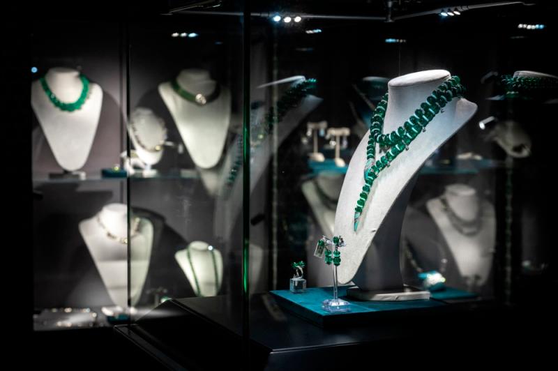 Jewellery with Nazi links fetches over US$155m at controversial auction