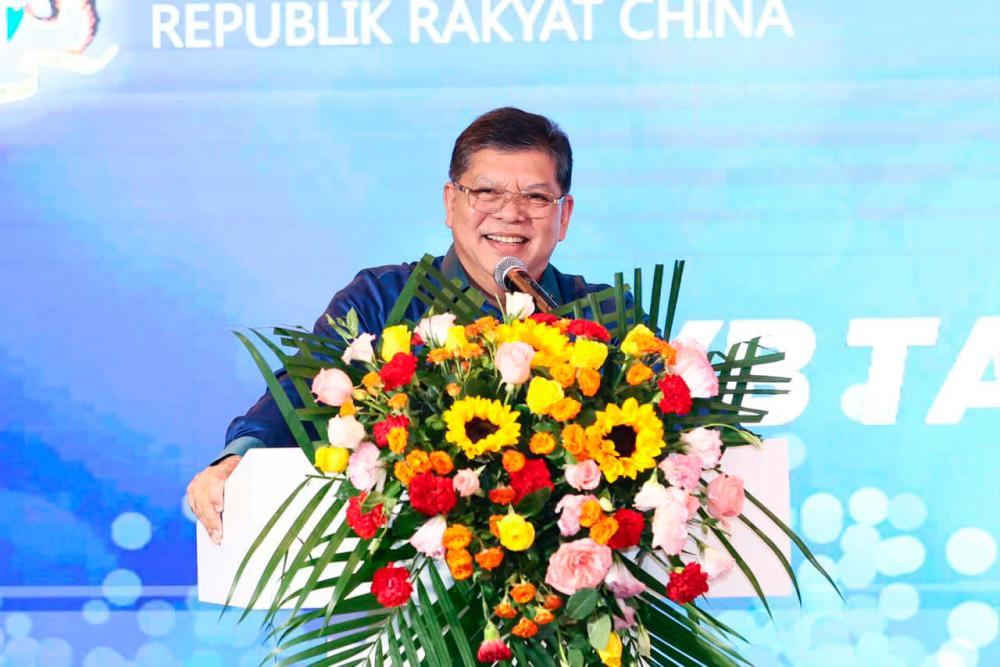 Johari: Pelajar Malaysia di luar negara perlu kembali, terajui pembangunan negara 