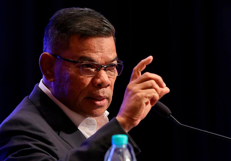 Johari terima tugas sebagai presiden AIPA 2025 Johari terima tugas sebagai presiden AIPA 2025
