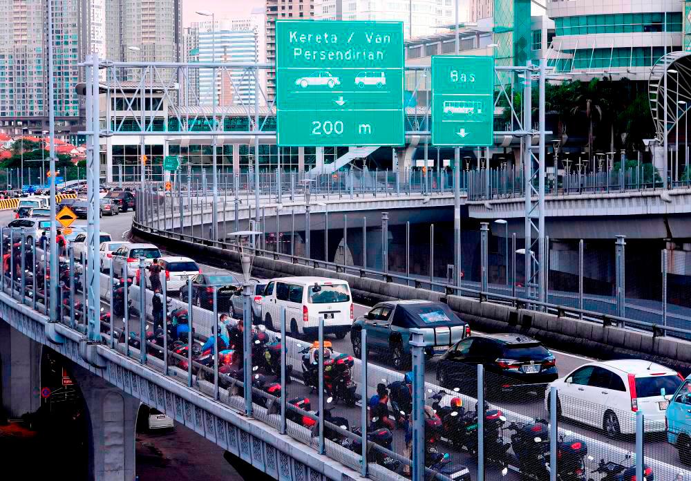 Johor, KDN implement various initiatives to address congestion at CIQ Johor, KDN implement various initiatives to address congestion at CIQ