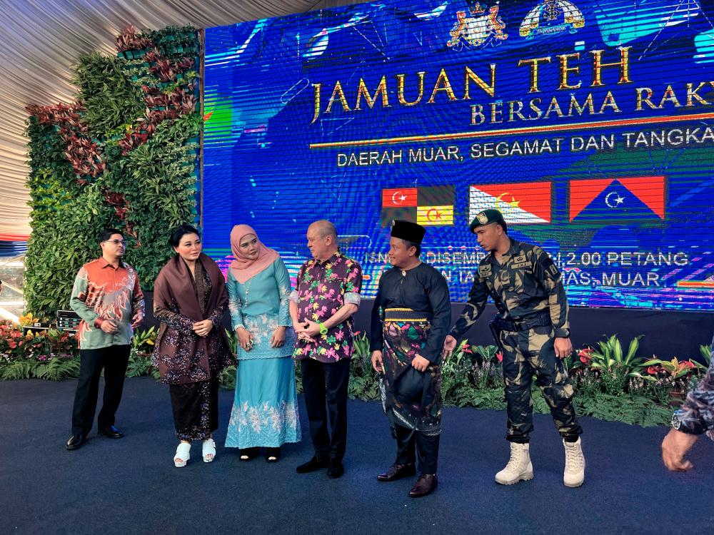 Johor Sultan, Queen attend tea reception with people in Muar