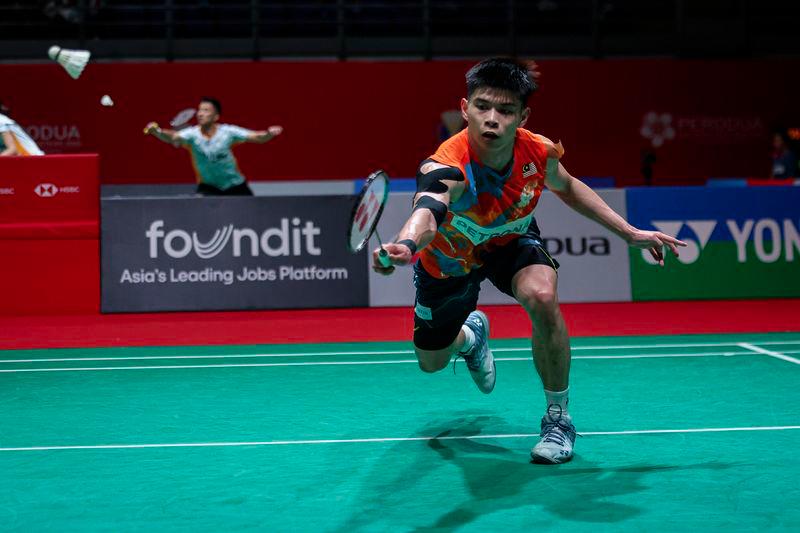 Jun Hao advances to q-finals after overcoming Indonesia’s Ginting in Singapore Open