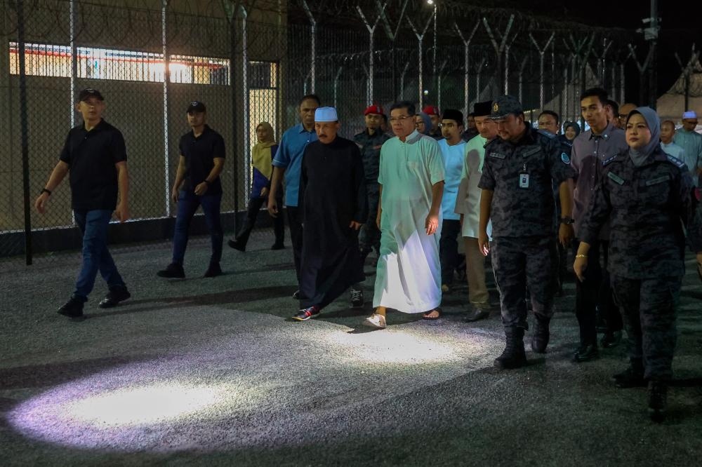 KDN to table paper on shifting children from immigration detention centres