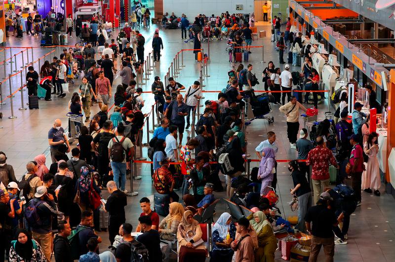 KLIA congestion: Locals to use special QR code on trial basis from this month KLIA congestion: Locals to use special QR code on trial basis from this month