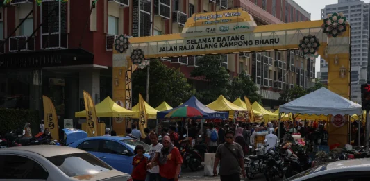 "KL is so cheap" - Woman moves from JB to KL, shocked to find bazaar food cheaper, M'sians agree in unison