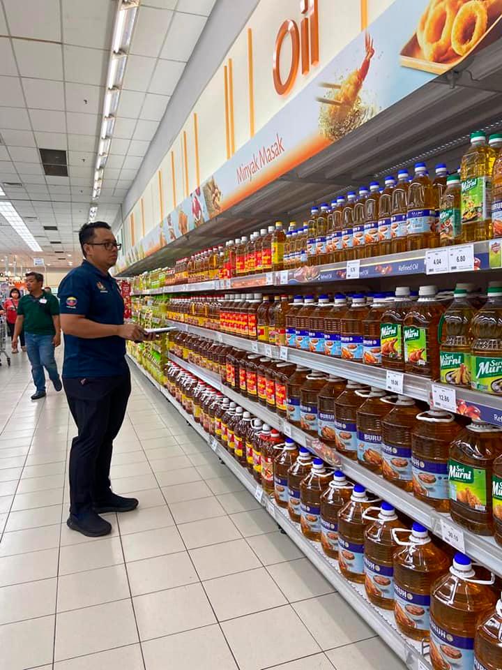 KPDN: Dakwaan minyak masak peket hanya dijual kepada warga asing adalah salah faham 