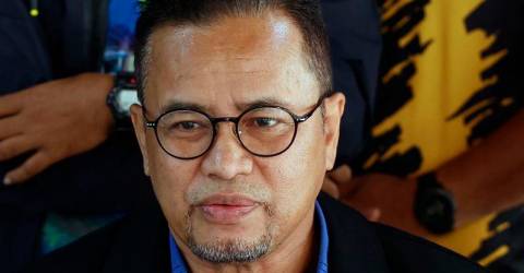 KPDN Kelantan sita peralatan elektronik set karaoke susulan aduan wakil pemilik hak cipta KPDN Kelantan sita peralatan elektronik set karaoke susulan aduan wakil pemilik hak cipta