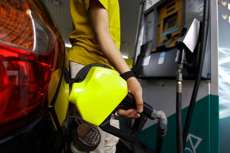 KPDN opens probe paper on petrol station operator who sold RON95 to foreign vehicle KPDN opens probe paper on petrol station operator who sold RON95 to foreign vehicle