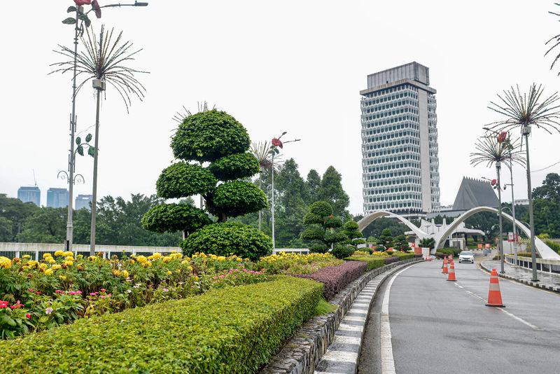 KPT akan pastikan capaian internet di IPTA berada di tahap tertinggi - Zambry KPT akan pastikan capaian internet di IPTA berada di tahap tertinggi - Zambry