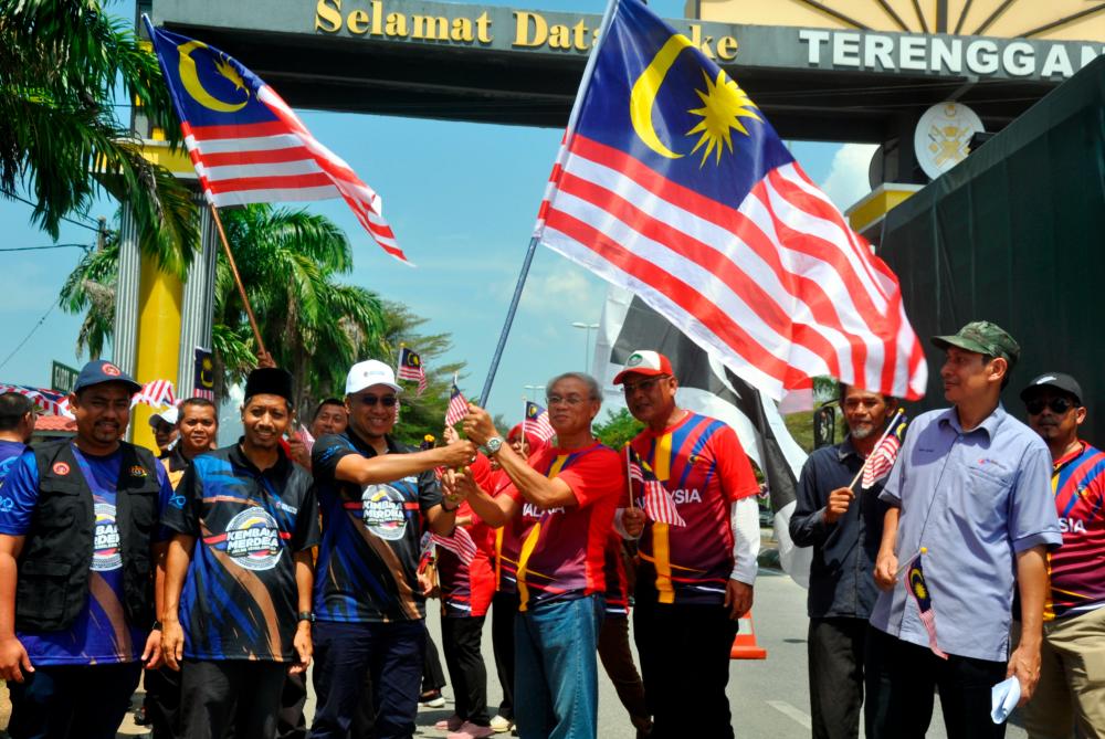 Kembara Merdeka Jalur Gemilang jelajah lima destinasi di Terengganu Kembara Merdeka Jalur Gemilang jelajah lima destinasi di Terengganu
