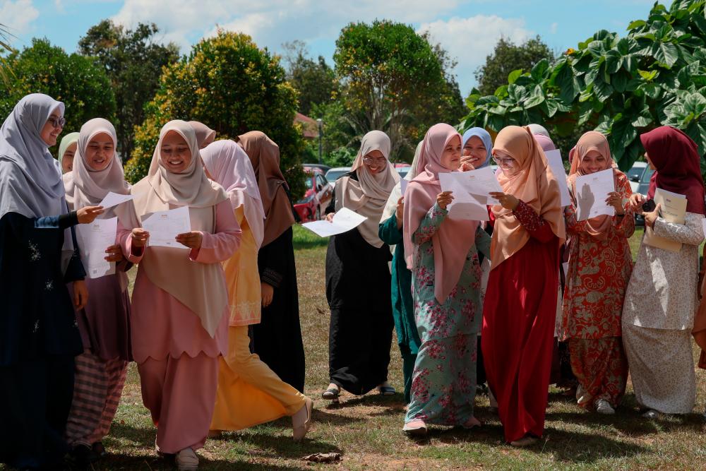 Keputusan permohonan kemasukan ke IPTA, ILKA bagi lepasan SPM diumum 28 Jun - KPT Keputusan permohonan kemasukan ke IPTA, ILKA bagi lepasan SPM diumum 28 Jun - KPT