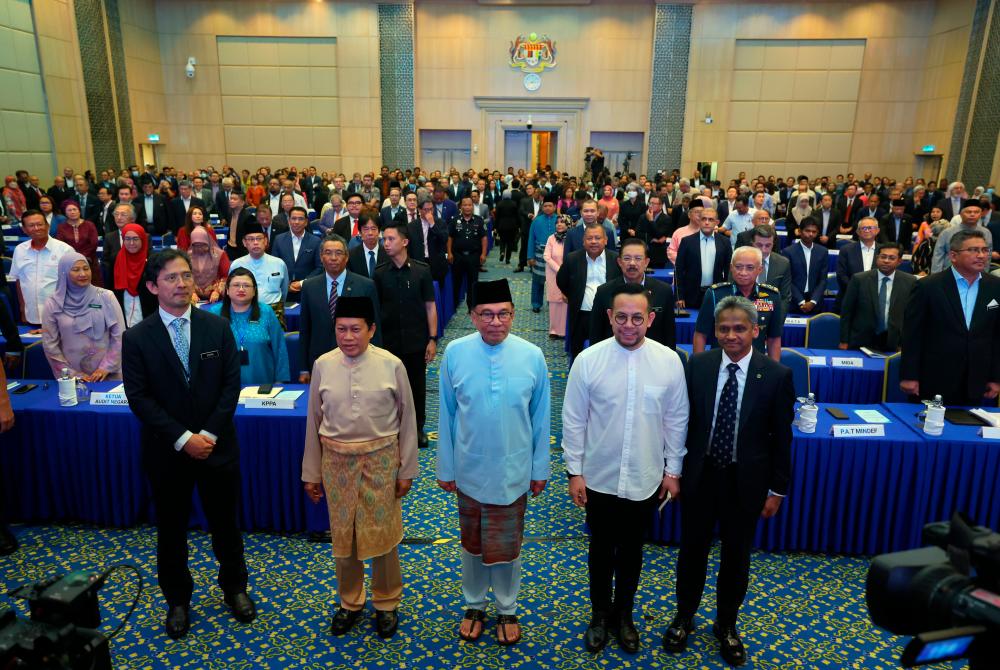Kerajaan akan keluarkan Pas Pelabur Strategik untuk jadikan Malaysia destinasi pelaburan global Kerajaan akan keluarkan Pas Pelabur Strategik untuk jadikan Malaysia destinasi pelaburan global