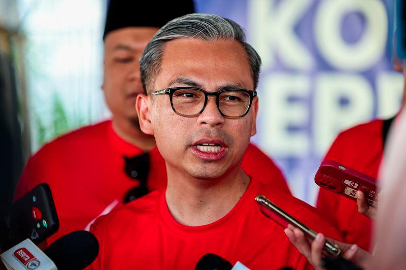 Kerajaan pertimbang hukuman berat bagi kesalahan curi kabel komunikasi - Fahmi Kerajaan pertimbang hukuman berat bagi kesalahan curi kabel komunikasi - Fahmi