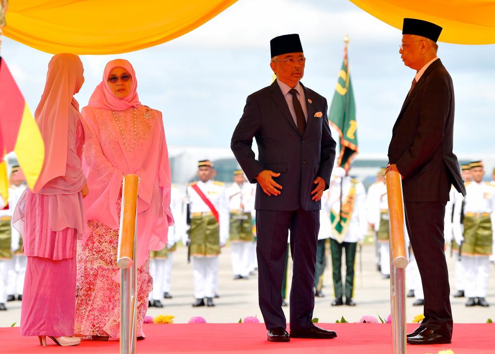 King, Queen convey condolences to families of RMAF personnel killed in training King, Queen convey condolences to families of RMAF personnel killed in training