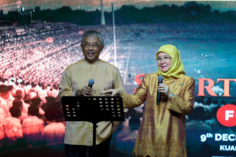 King, Queen extend Christmas greetings King, Queen extend Christmas greetings