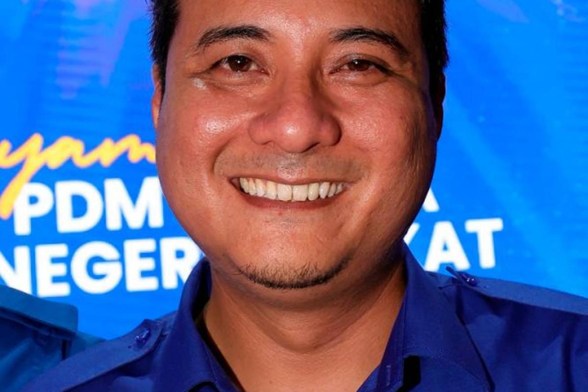Kluang UMNO youth chief Syed Hussien is BN candidate for Mahkota polls Kluang UMNO youth chief Syed Hussien is BN candidate for Mahkota polls