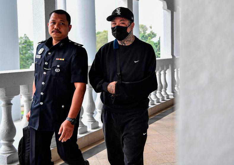 Komunikasi jelik: Pekerja logistik didenda RM10,000 Komunikasi jelik: Pekerja logistik didenda RM10,000