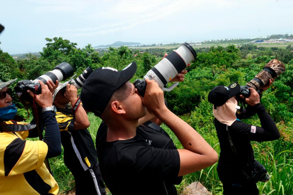 LIMA’23: Aviation photography enthusiast moves from smartphone to professional camera
