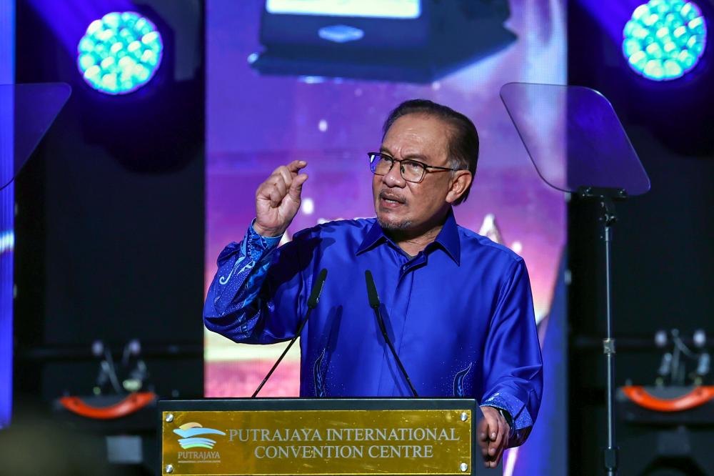Lack of direct flights to Langkawi one reason for decline in number of tourists - Sanusi