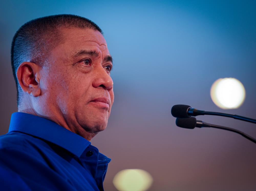 Lebih 50 ahli Umno Perak dikenal pasti sabotaj parti semasa PRU15 Lebih 50 ahli Umno Perak dikenal pasti sabotaj parti semasa PRU15
