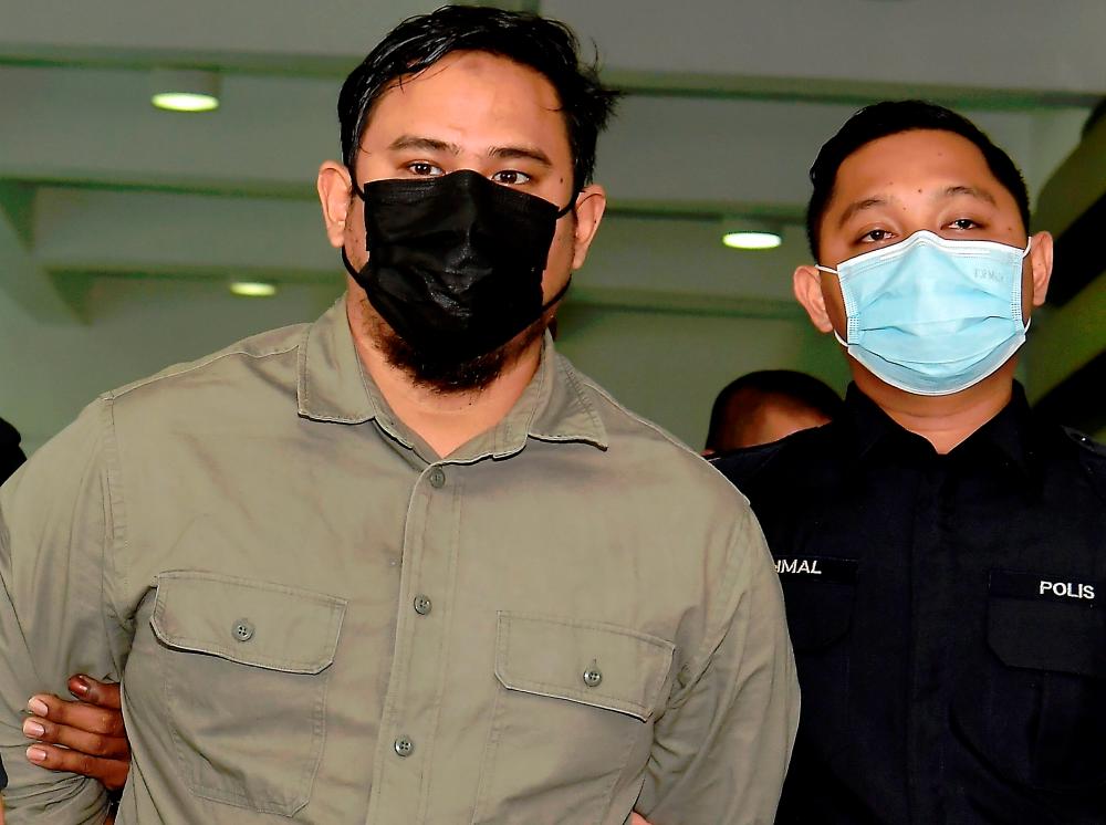 Lelaki tukar pengakuan salah hendap, ganggu jurugambar wanita melalui Twitter Lelaki tukar pengakuan salah hendap, ganggu jurugambar wanita melalui Twitter