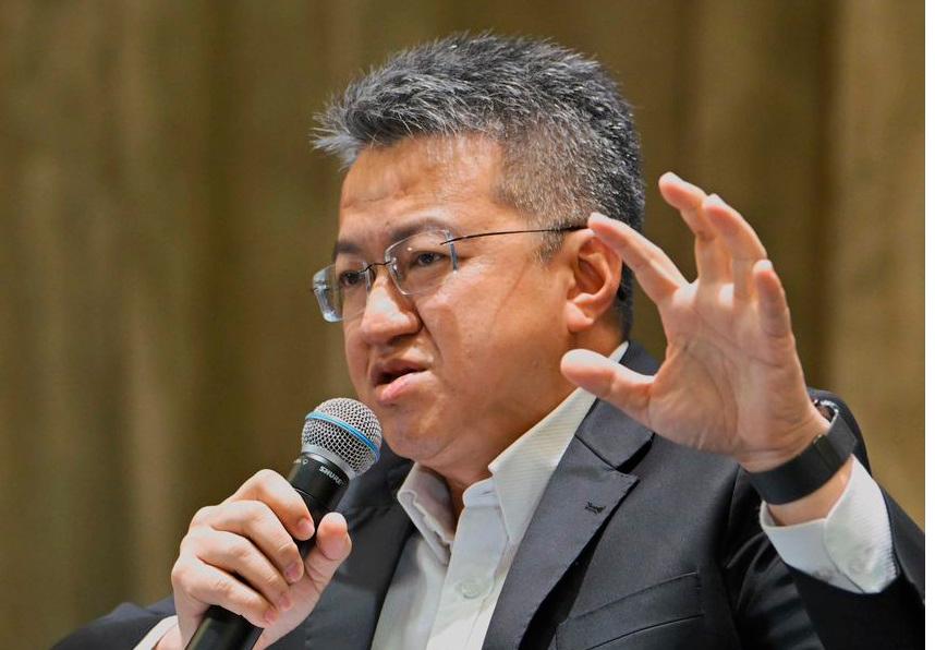 Liew: Malaysia needs to integrate technology into economy to escape middle-income trap Liew: Malaysia needs to integrate technology into economy to escape middle-income trap