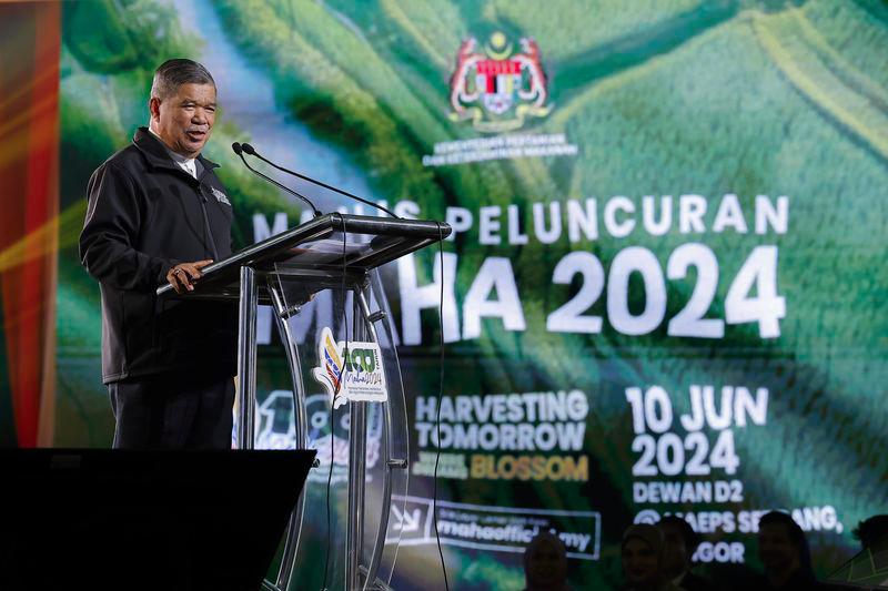 Local white rice price revision to be finalised before October - Mat Sabu Local white rice price revision to be finalised before October - Mat Sabu