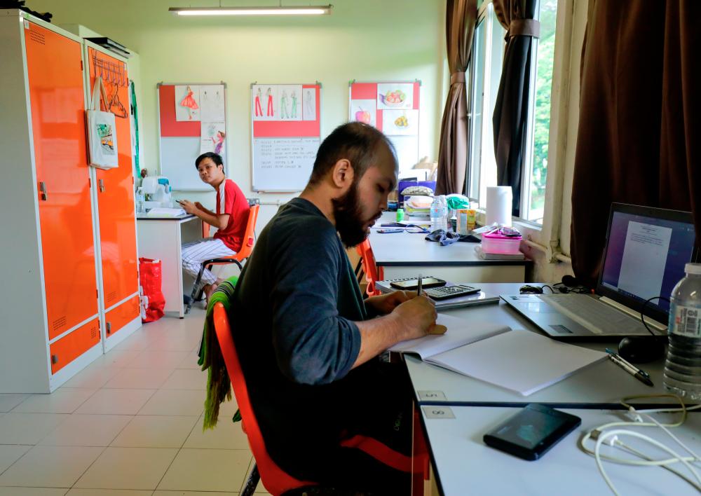 Low Tuck Kwong offers RM50m scholarship for B40 students to further studies at Uniten