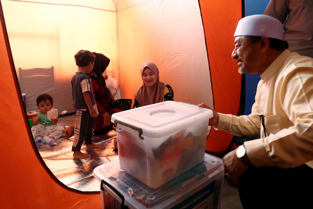 MB: Bantuan rumah sewa 58 keluarga mangsa banjir termenung akan diselesaikan MB: Bantuan rumah sewa 58 keluarga mangsa banjir termenung akan diselesaikan