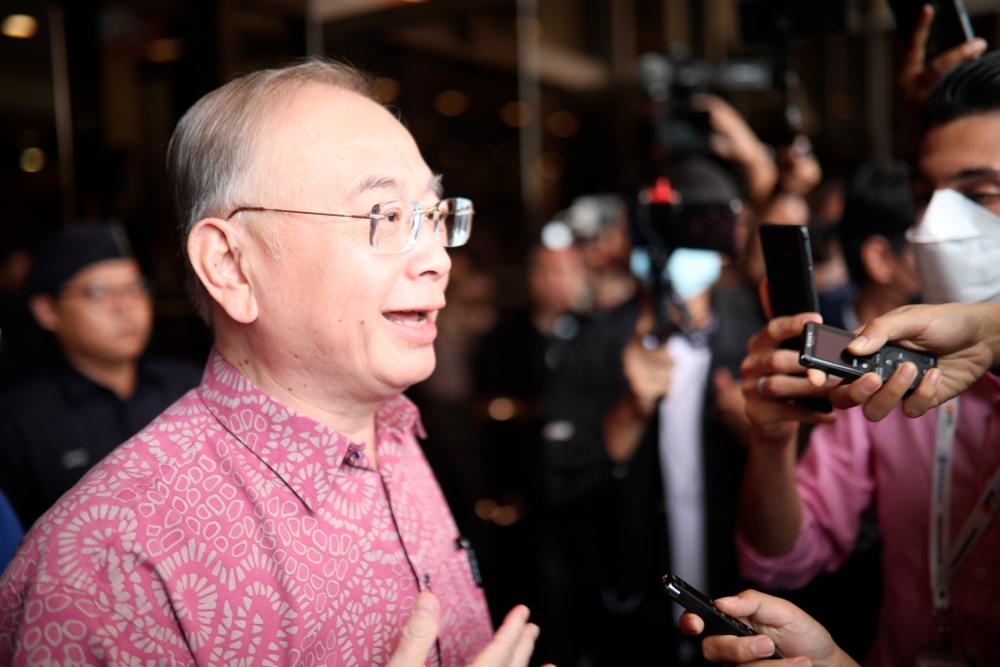MCA election: Wee challenged by ex-central committee member for top post MCA election: Wee challenged by ex-central committee member for top post