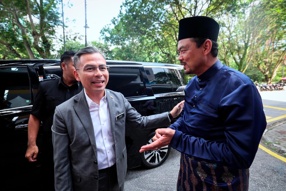 MCMC perkasa kerjasama dengan Meta, kekang aktiviti bercanggah undang-undang di Facebook MCMC perkasa kerjasama dengan Meta, kekang aktiviti bercanggah undang-undang di Facebook