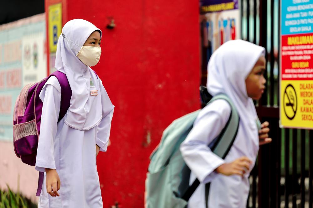 MOE calls on schools to avoid outdoor activities during hot weather MOE calls on schools to avoid outdoor activities during hot weather