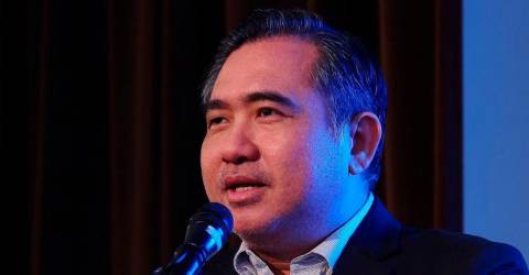 MOT bekerjasama dengan syarikat penerbangan lain, kekalkan kekerapan penerbangan - Loke MOT bekerjasama dengan syarikat penerbangan lain, kekalkan kekerapan penerbangan - Loke