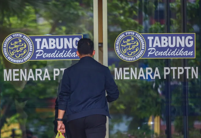 M'sian compares PTPTN to USA student loans, says PTPTN is great