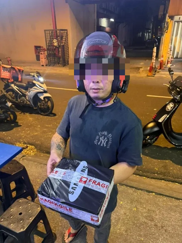 M'sian woman accuses delivery rider of stealing three smartphones