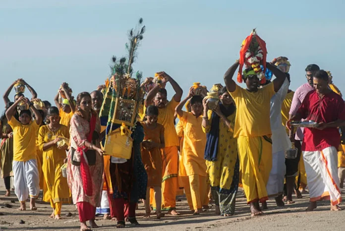 M'sian woman calls out photographers disrespecting Thaipusam devotees' boundaries for a photo-op