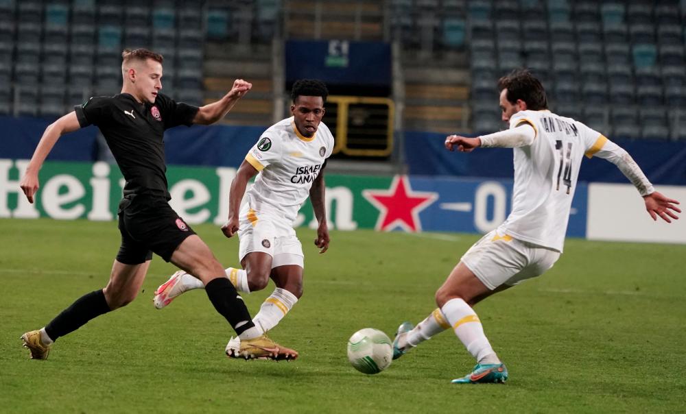 Maccabi Tel Aviv and Luhansk united by football in time of conflict