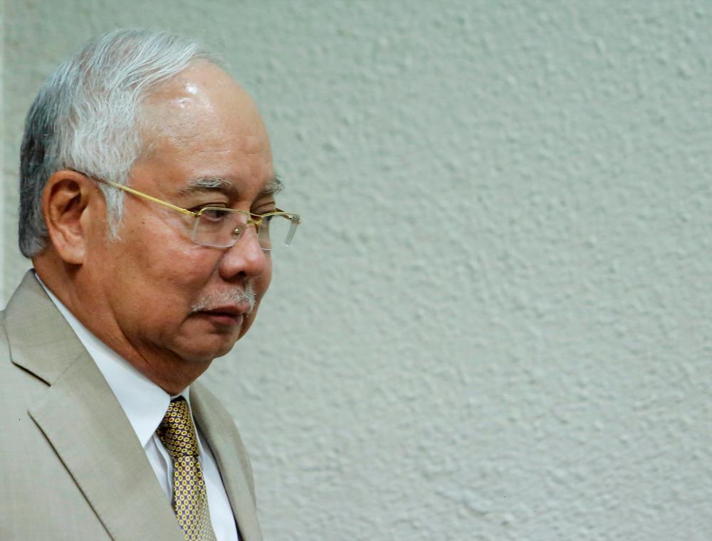 Mahkamah tolak permohonan kebenaran merayu Najib untuk ketepi injunksi diperoleh SRC International Mahkamah tolak permohonan kebenaran merayu Najib untuk ketepi injunksi diperoleh SRC International
