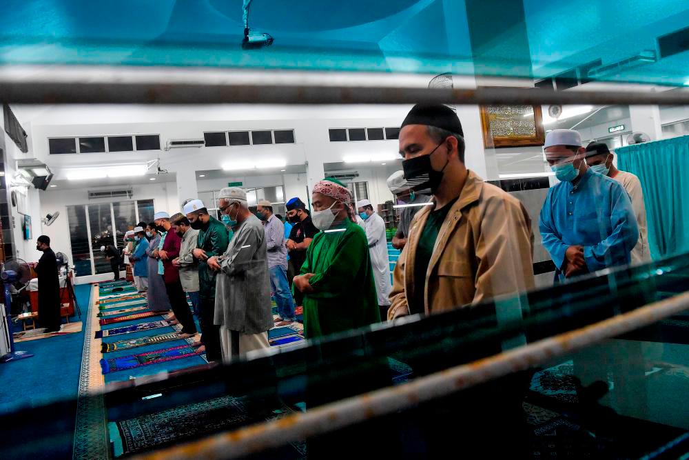 Maidam retracts mandatory wearing of face masks at mosques, suraus