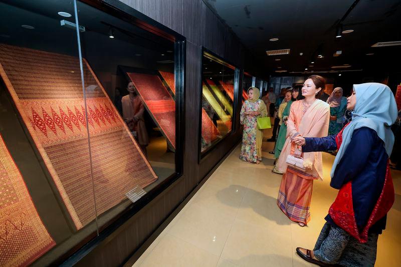 Malay weaving sector urged to promote and preserve weaving heritage - Tuanku Zara